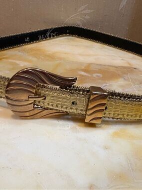 Icing Gold Textured Belt with Sculpted Metallic Buckle